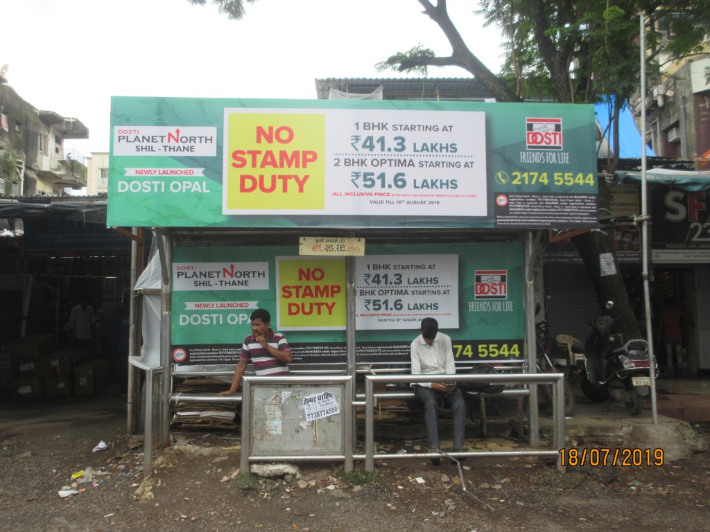 Bus Queue Shelter - Outside Kurla Station Near Lt Market - Kurla Rly Station,   Kurla West,   Mumbai,   Maharashtra