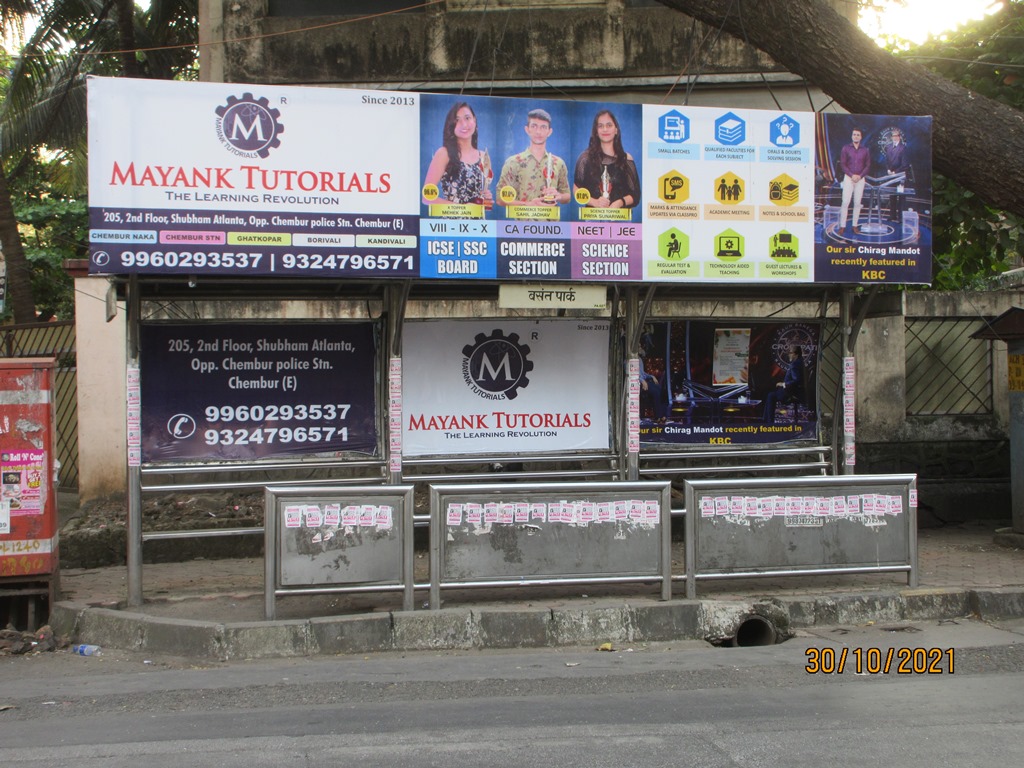 Bus Queue Shelter - R. C. Chemburkar Road - Basant Park,   Chembur,   Mumbai,   Maharashtra