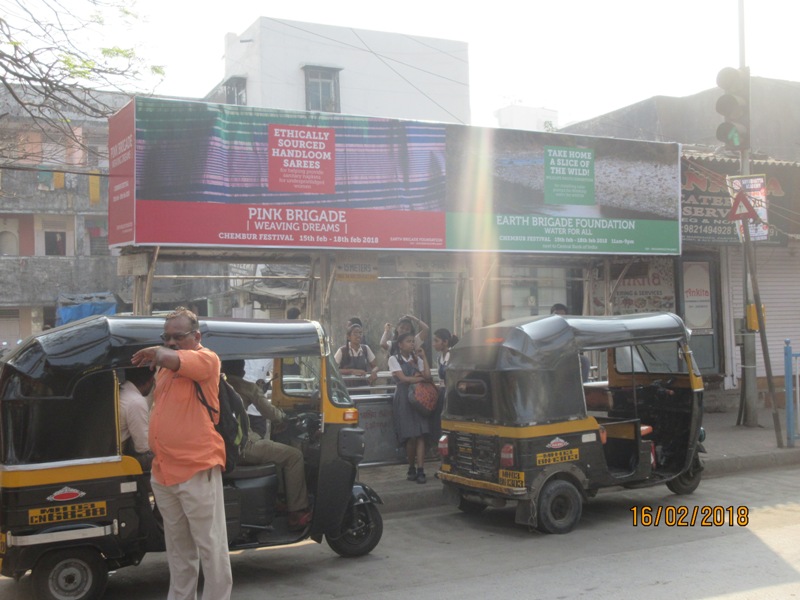 Bus Queue Shelter - R. C. Chemburkar Road - Chembur Colony,   Chembur,   Mumbai,   Maharashtra