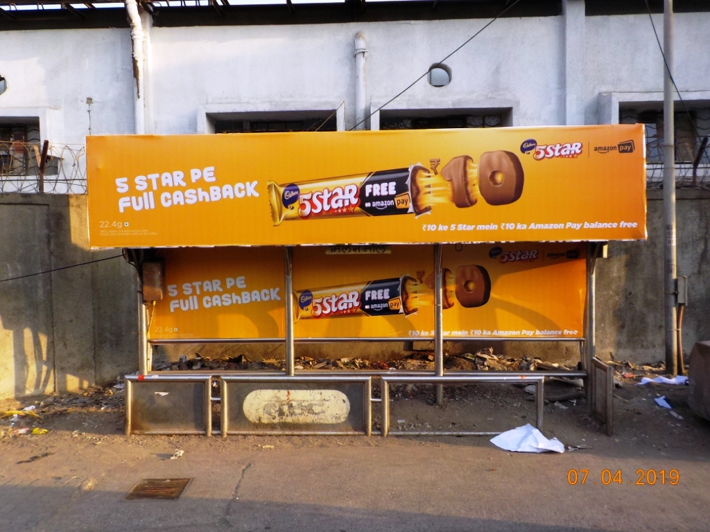 Bus Queue Shelter - Near Milan Mall - Milan Subway,   Santacruz West,   Mumbai,   Maharashtra