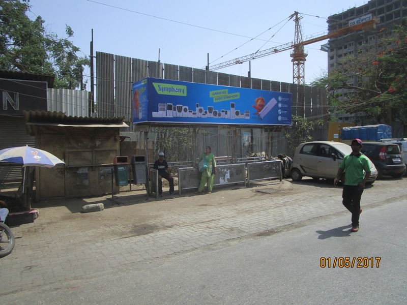 Bus Queue Shelter - Gidwani Marg - Golf Club,   Chembur,   Mumbai,   Maharashtra