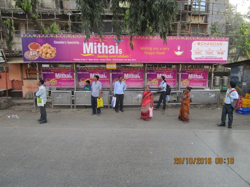 Bus Queue Shelter - R. C. Chemburkar Road - Navjeevan Society,   Chembur,   Mumbai,   Maharashtra