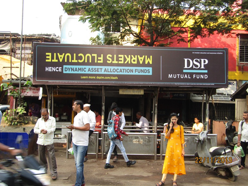 Bus Queue Shelter - R. C. Chemburkar Road - Navjeevan Society,   Chembur,   Mumbai,   Maharashtra