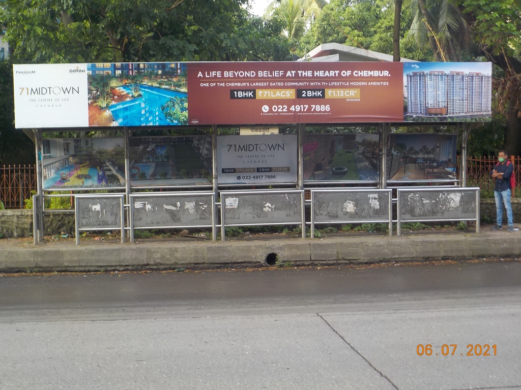 Bus Queue Shelter - V. N. Purav Road - Punjab Wadi,   Deonar,   Mumbai,   Maharashtra