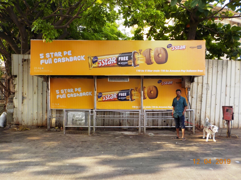 Bus Queue Shelter - Dynamix Mall - Chandan Cinema,   Juhu,   Mumbai,   Maharashtra