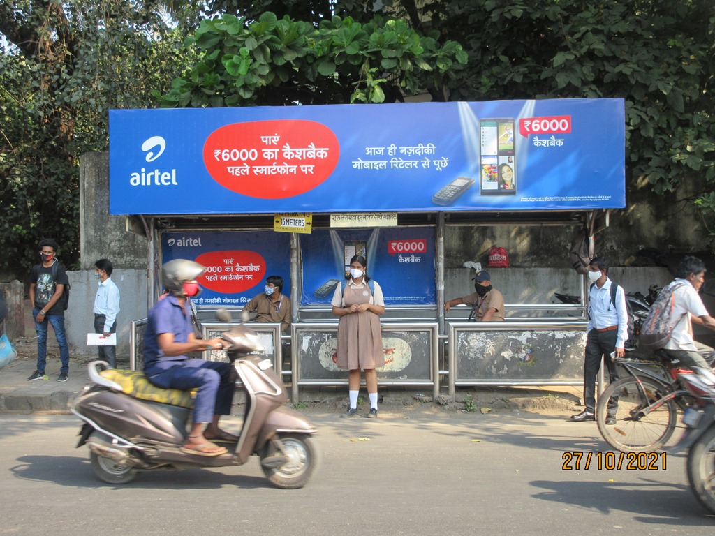 Bus Queue Shelter - Shukla Marg - G.T.B. Nagar Rly. Stn.,   GTB Nagar,   Mumbai,   Maharashtra