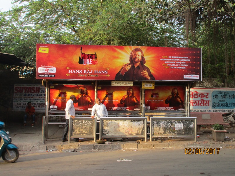 Bus Queue Shelter - Shukla Marg - G.T.B. Nagar Rly. Stn.,   GTB Nagar,   Mumbai,   Maharashtra