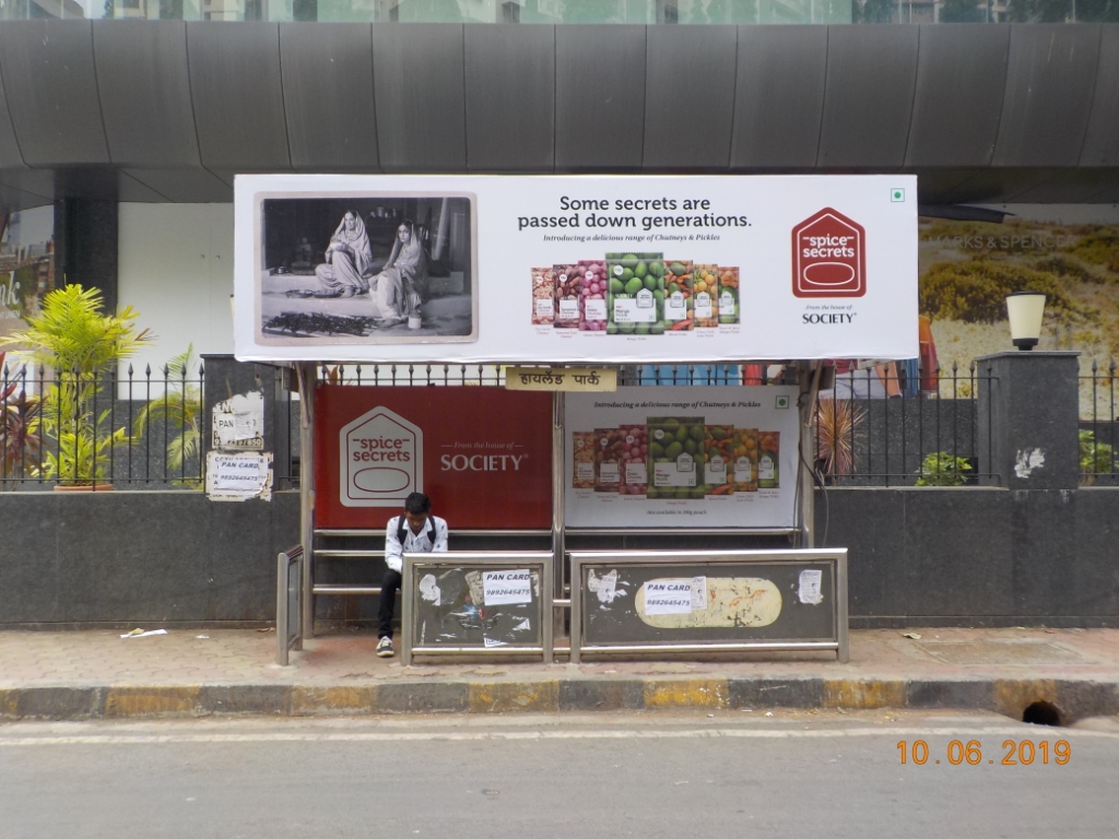 Bus Queue Shelter - Mala Tower - High Land Park,   Lokhandwala,   Mumbai,   Maharashtra