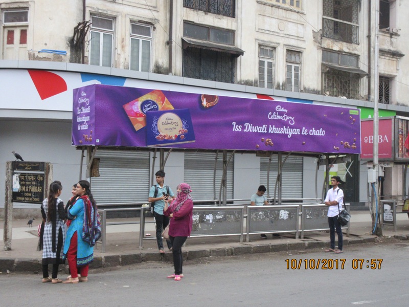 Bus Queue Shelter - L. J. Road - Mahim,   Mahim,   Mumbai,   Maharashtra