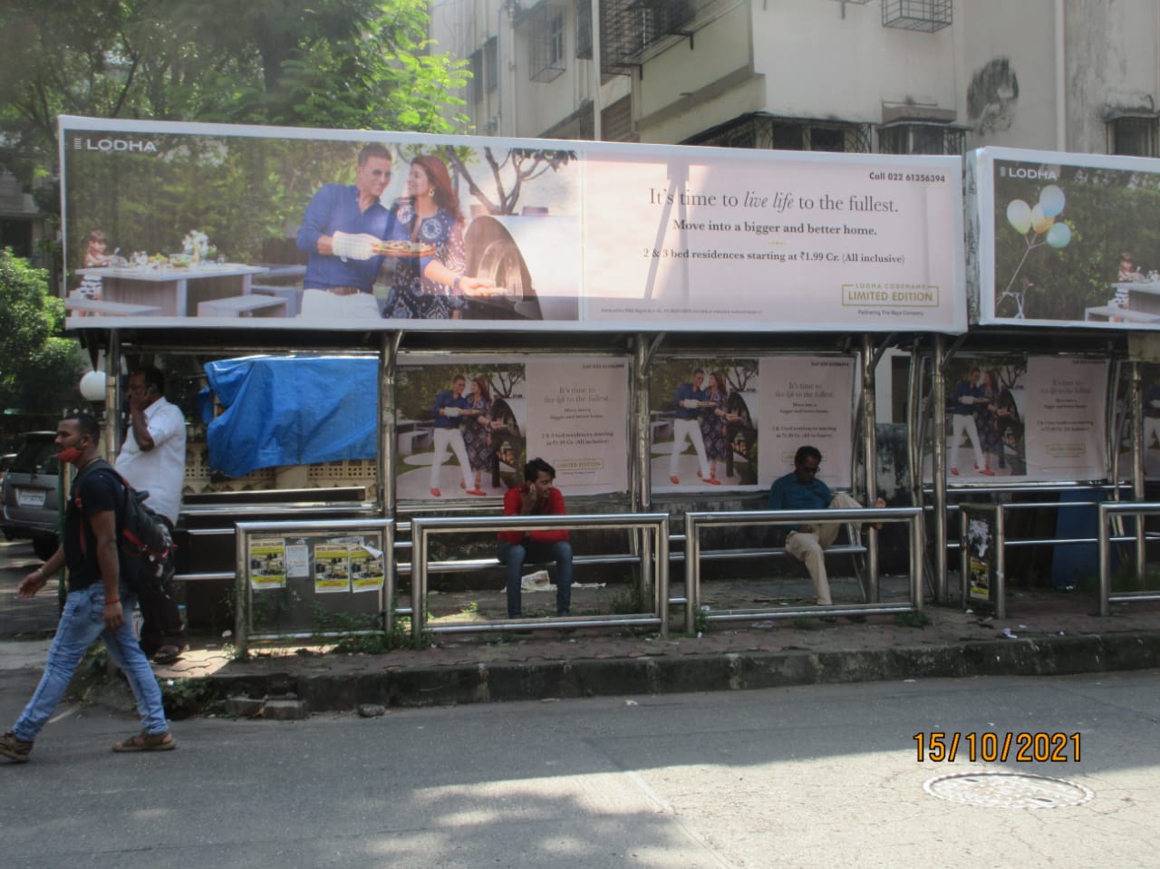 Bus Queue Shelter - Station Road - Mulund Station (E ) - 1,   Mulund (E),   Mumbai,   Maharashtra