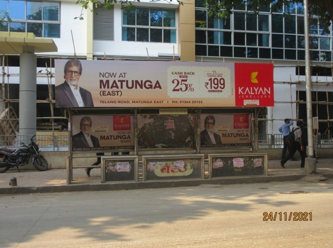 Bus Queue Shelter - Road No. 8 (Sion) - Rupam Cinema,   Sion,   Mumbai,   Maharashtra