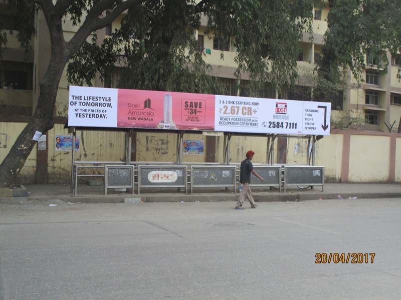 Bus Queue Shelter - Sulochana Shetty Marg - Tilak Hospital,   Sion,   Mumbai,   Maharashtra