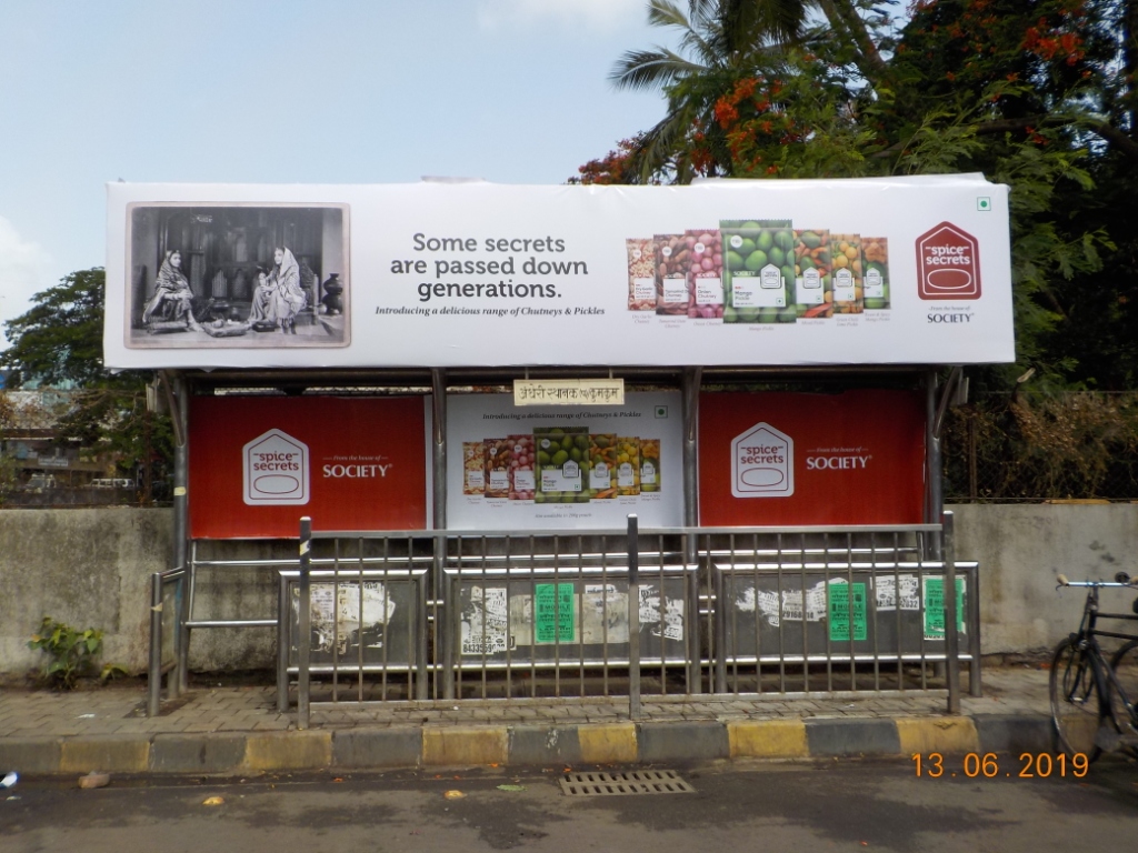 Bus Queue Shelter - Opp Station - Andheri Station (Kumkum ),   Andheri West,   Mumbai,   Maharashtra