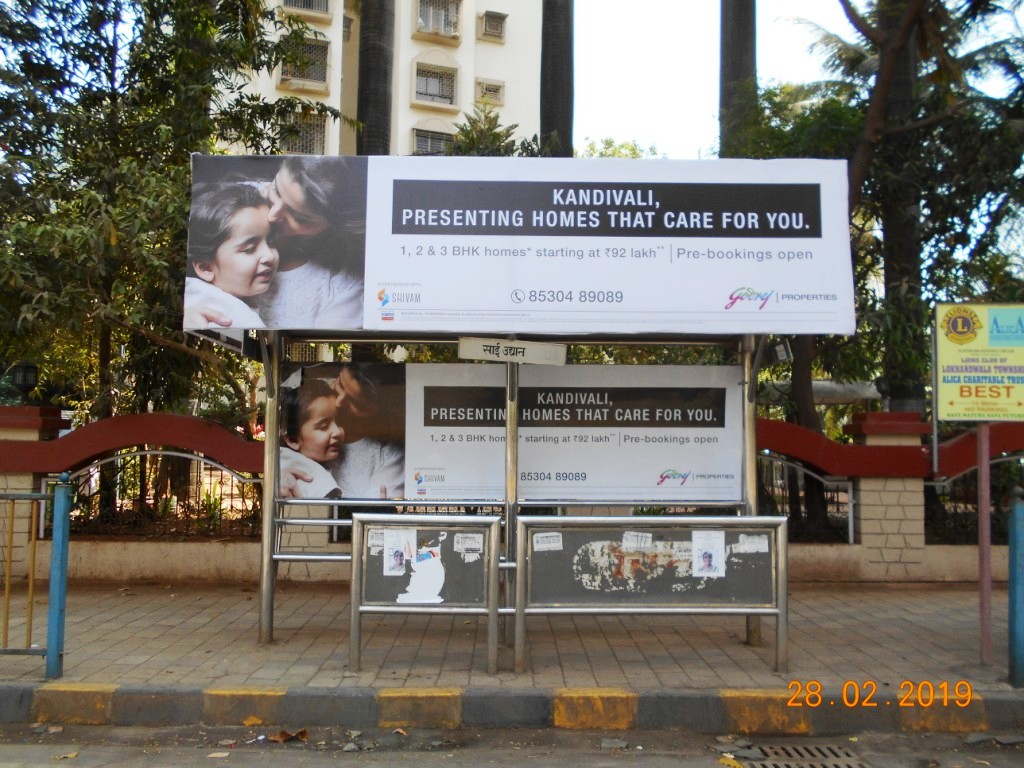 Bus Queue Shelter - - Sai Baba Mandir,   Kandivali East,   Mumbai,   Maharashtra