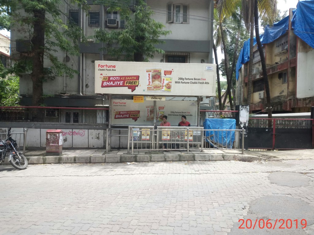 Bus Queue Shelter - Mahakali Caves - Dominic Savio High School,   Andheri East,   Mumbai,   Maharashtra