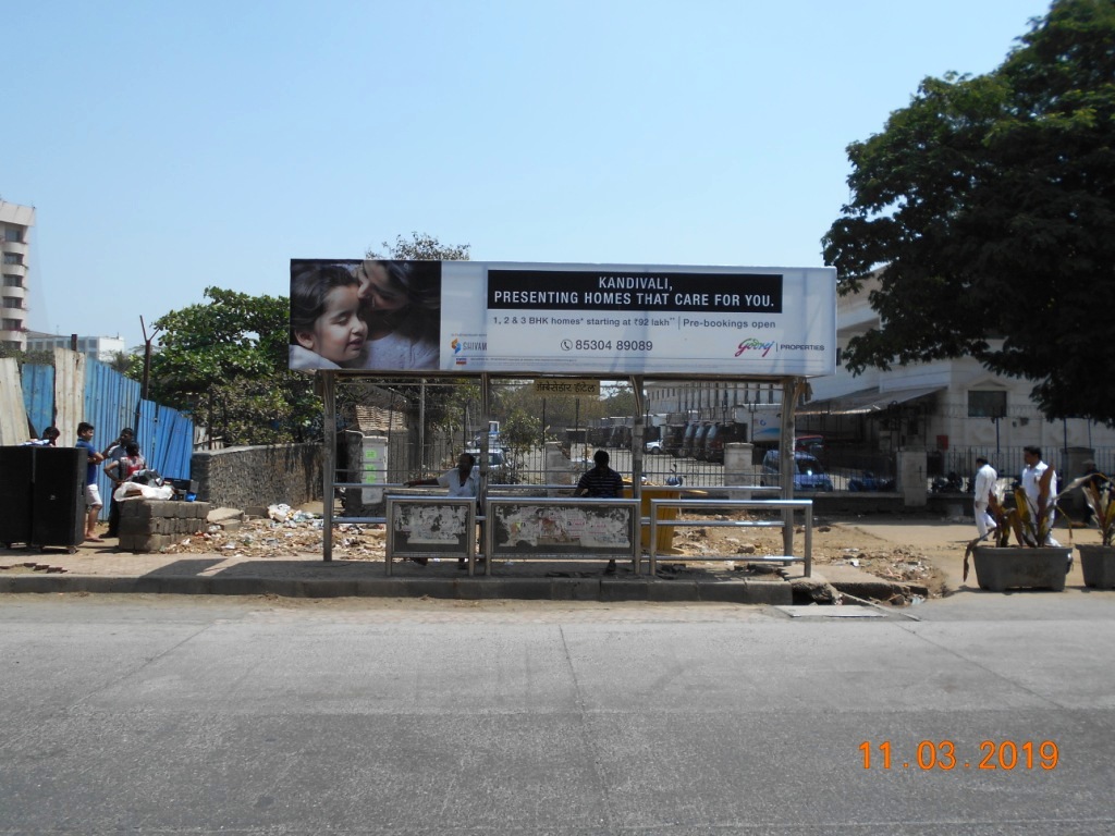 Bus Queue Shelter - - Ambassador Hotel,   Andheri East,   Mumbai,   Maharashtra