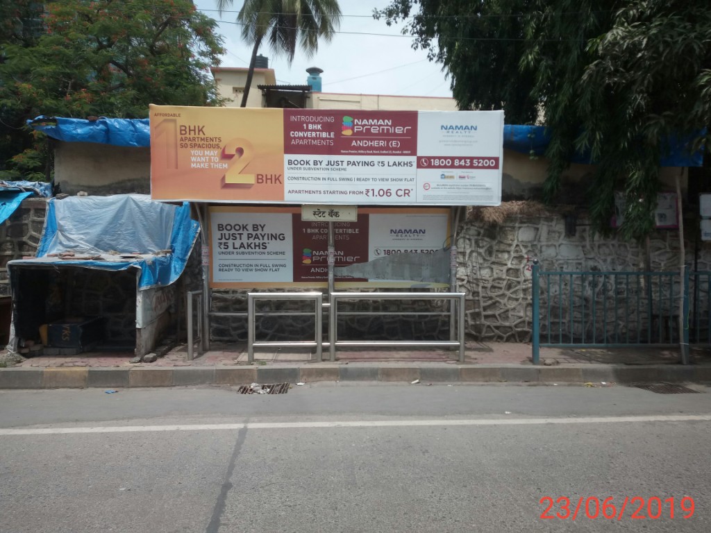 Bus Queue Shelter - - State Bank,   Andheri East,   Mumbai,   Maharashtra