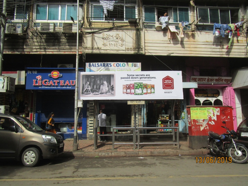Bus Queue Shelter - - Chira Bazaar,   Marine Lines,   Mumbai,   Maharashtra