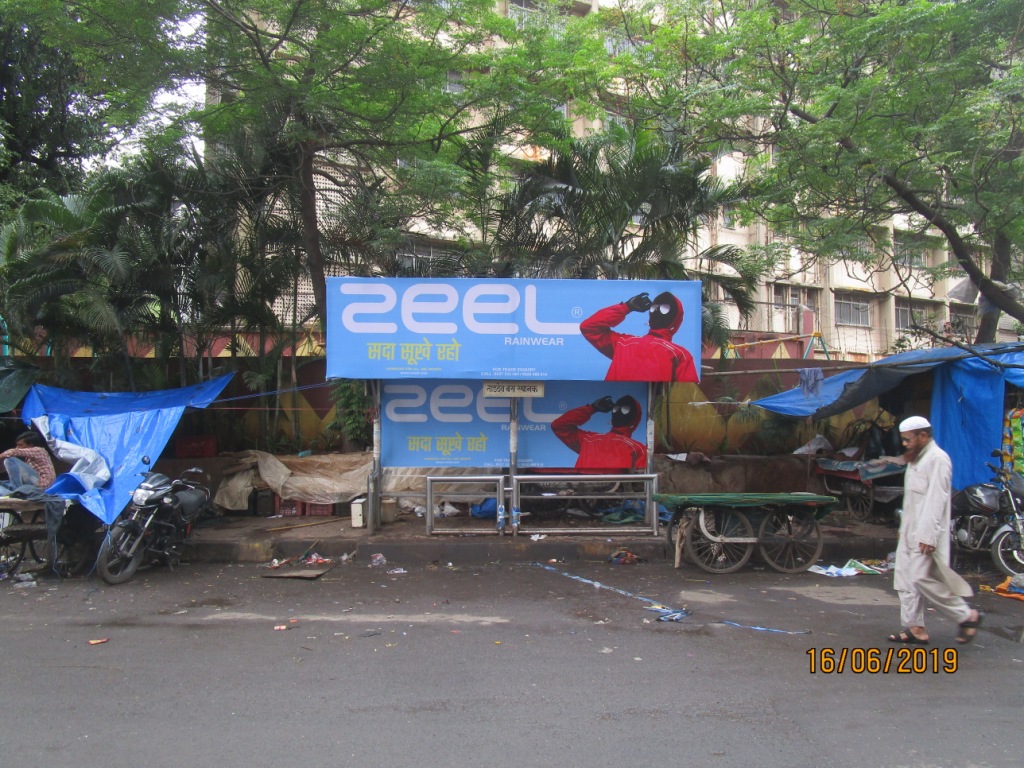 Bus Queue Shelter - Patthe Bapurao Marg - Tardeo Bus Station,   Tardeo,   Mumbai,   Maharashtra