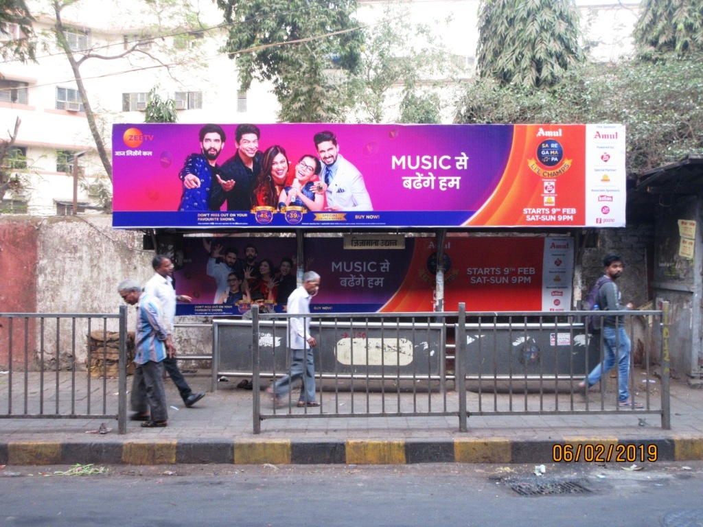 Bus Queue Shelter - Rani Baug - Rani Baug,   Byculla,   Mumbai,   Maharashtra