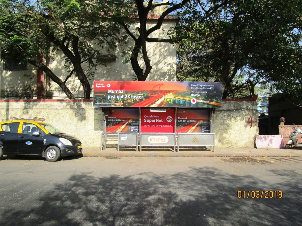 Bus Queue Shelter - Towards Century To Worli Dairy - Worli Sea Face (N) At U-Turn Point,   Worli,   Mumbai,   Maharashtra