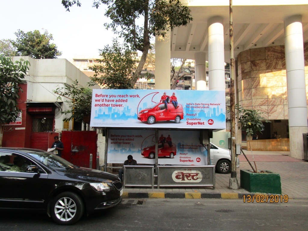 Bus Queue Shelter - - Babulnath Mandir,   Walkeshwar,   Mumbai,   Maharashtra