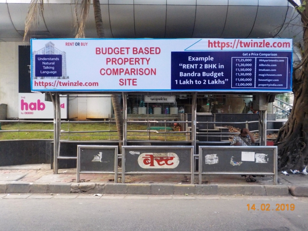 Bus Queue Shelter - Going Towards Bandra - Khar Telephone Exchange,   Khar West,   Mumbai,   Maharashtra
