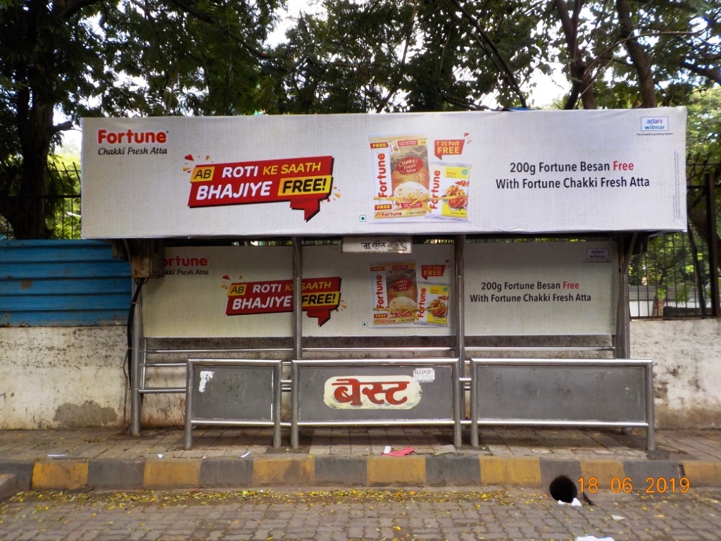 Bus Queue Shelter - - Juhu Hotel,   Juhu,   Mumbai,   Maharashtra