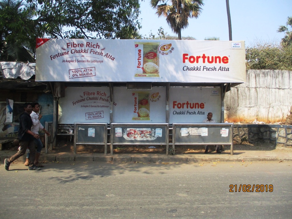 Bus Queue Shelter - - Dhiraj Apartment,   Jogeshwari East,   Mumbai,   Maharashtra