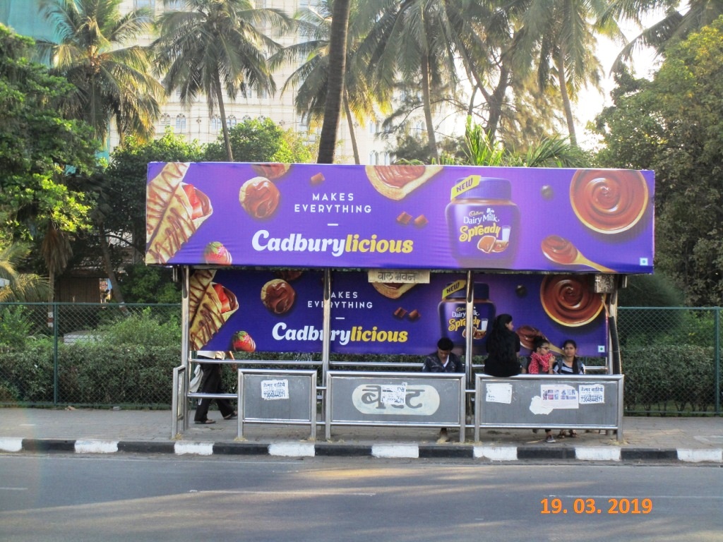 Bus Queue Shelter - Marine Drive - Bal Bhavan,   Marine Drive,   Mumbai,   Maharashtra