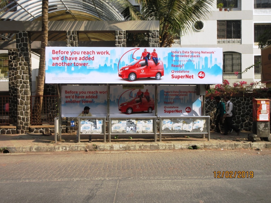 Bus Queue Shelter - - Swami Samarth Nagar Extn.,   Lokhandwala,   Mumbai,   Maharashtra