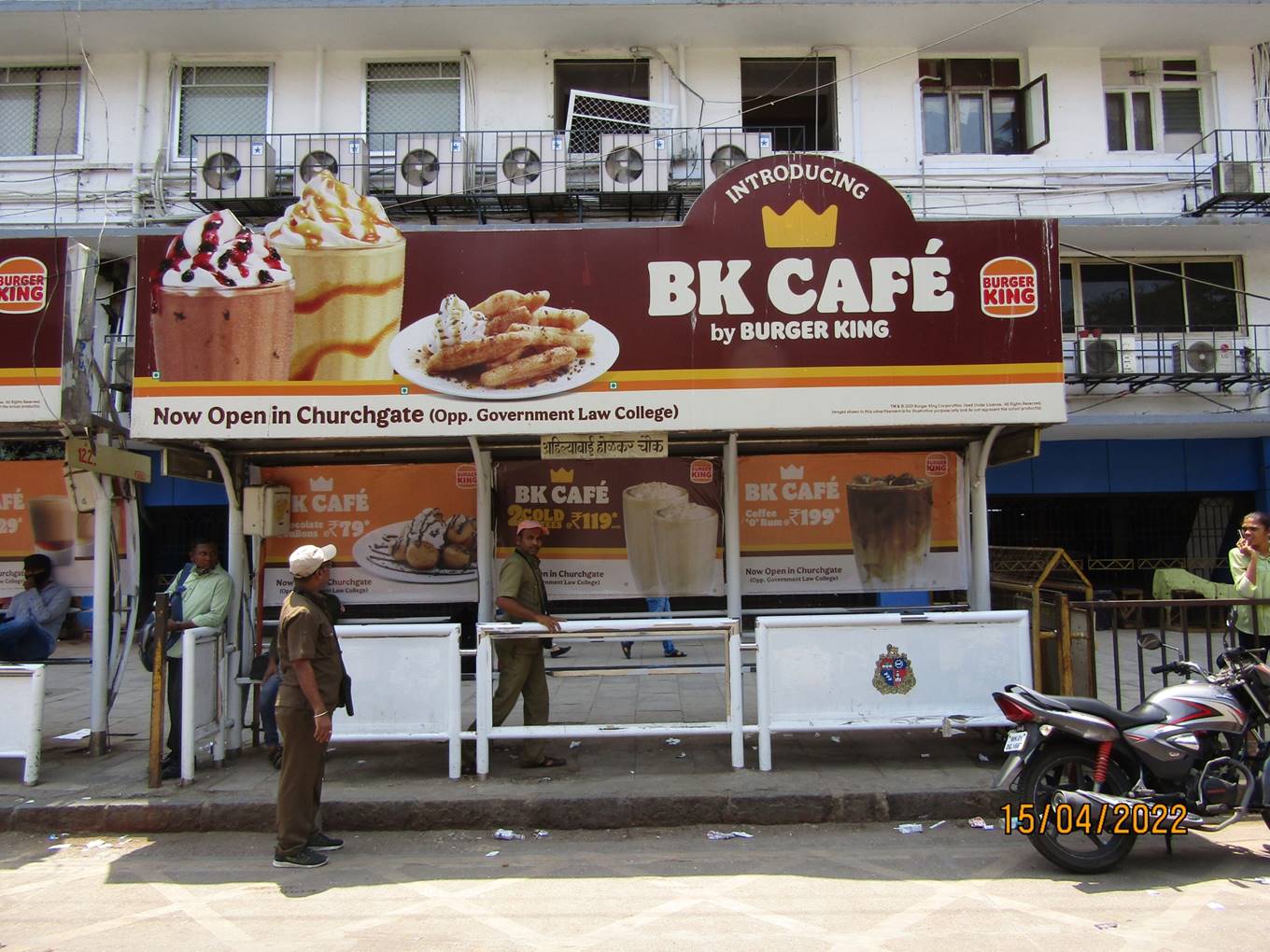 Bus Queue Shelter - M.K.Road - Ahilyabai Holkar Chowk O/s Churchgate station,   Churchgate,   Mumbai,   Maharashtra