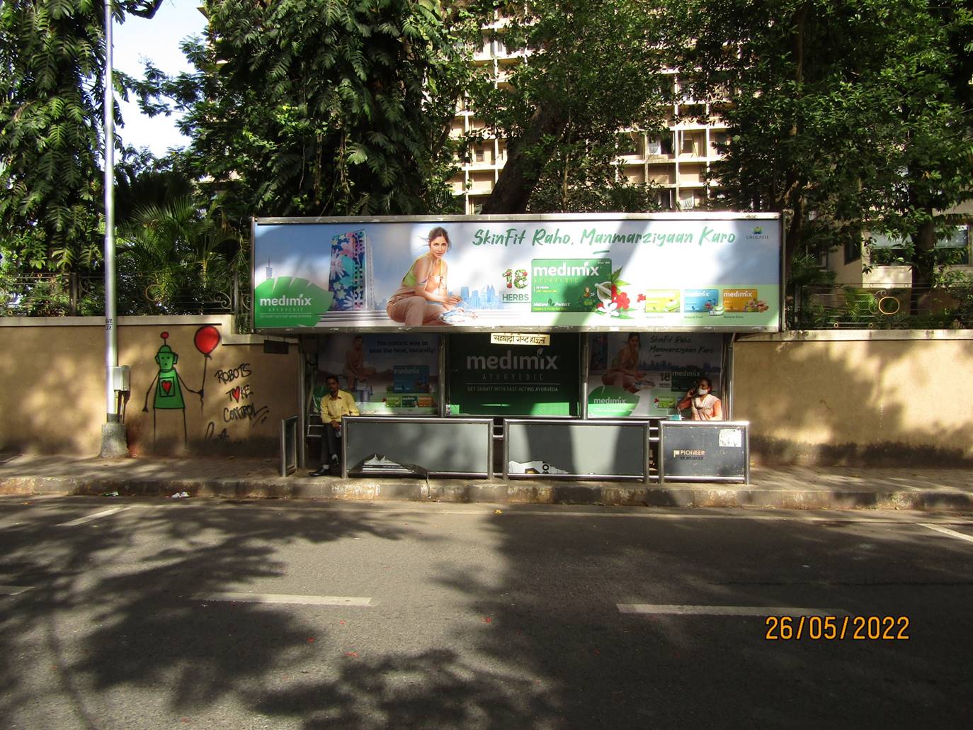 Bus Queue Shelter - Ridge road - Sayadri Guest House,   Walkeshwar,   Mumbai,   Maharashtra