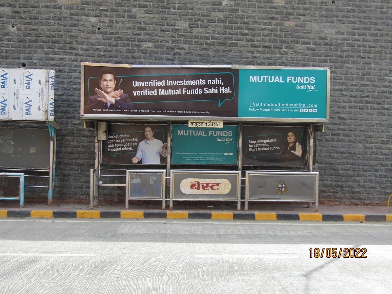 Bus Queue Shelter - Gopalrao Deshmukh Marg - Babulnath Junction Before Kemps Corner Flyover,   Babulnath,   Mumbai,   Maharashtra
