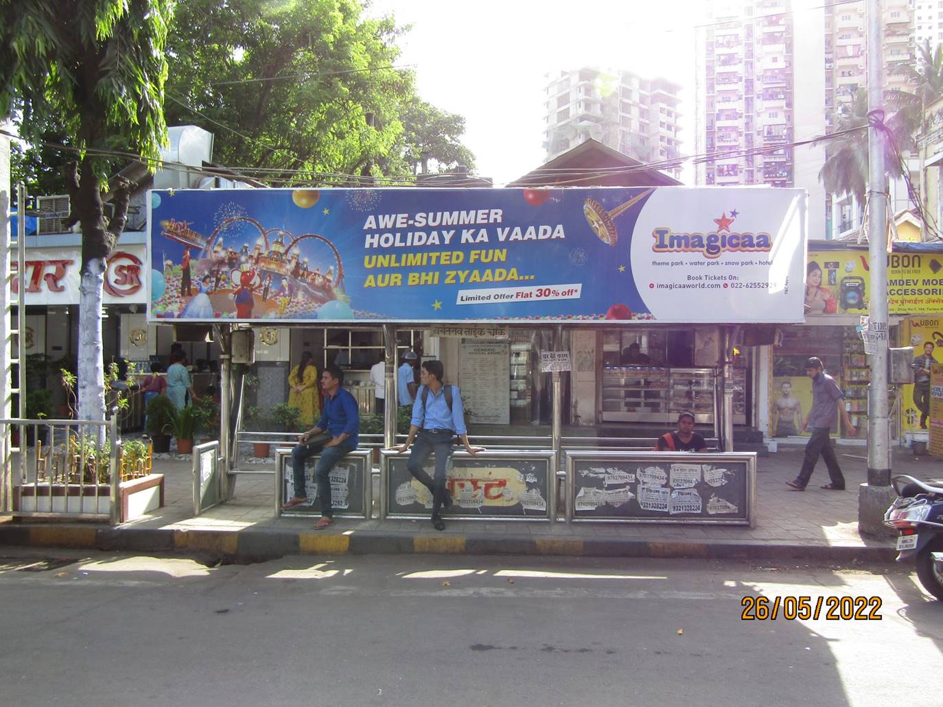 Bus Queue Shelter - Tardeo Road - Tardeo Circle,  O/s Sardar Pavbhaji,   Tardeo,   Mumbai,   Maharashtra