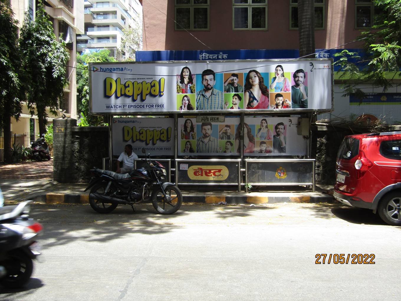 Bus Queue Shelter - Waterfield Road - Motimahal Tawa Hotel,   Bandra (W),   Mumbai,   Maharashtra