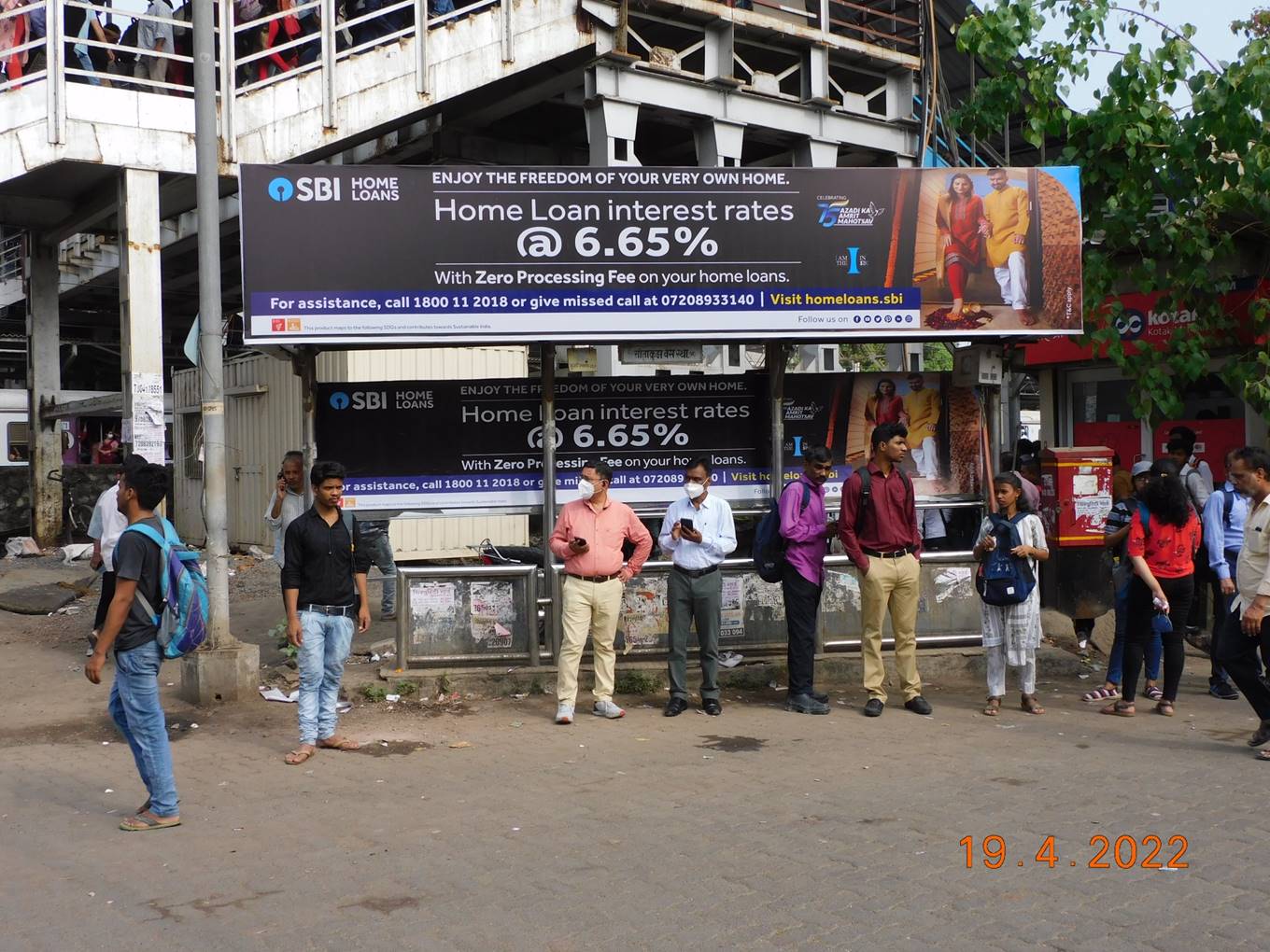 Bus Queue Shelter - Bus Station - Santacruz Bus Station (East),   Santacruz E,   Mumbai,   Maharashtra
