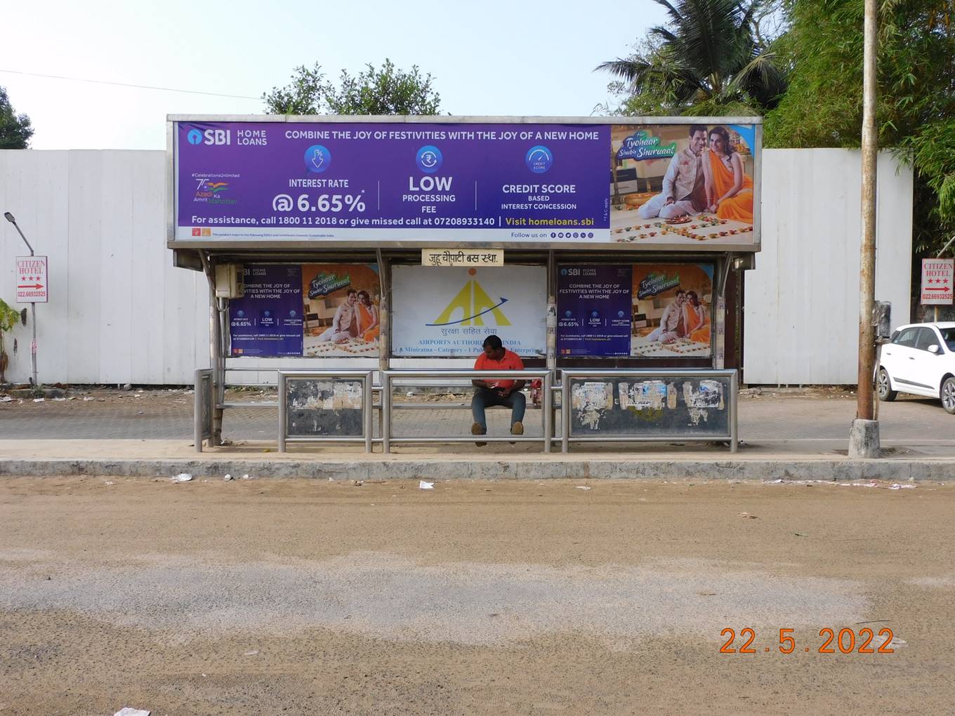 Bus Queue Shelter - Bus Station - Juhu Beach Bus Station - Inside Depot,   Juhu,   Mumbai,   Maharashtra