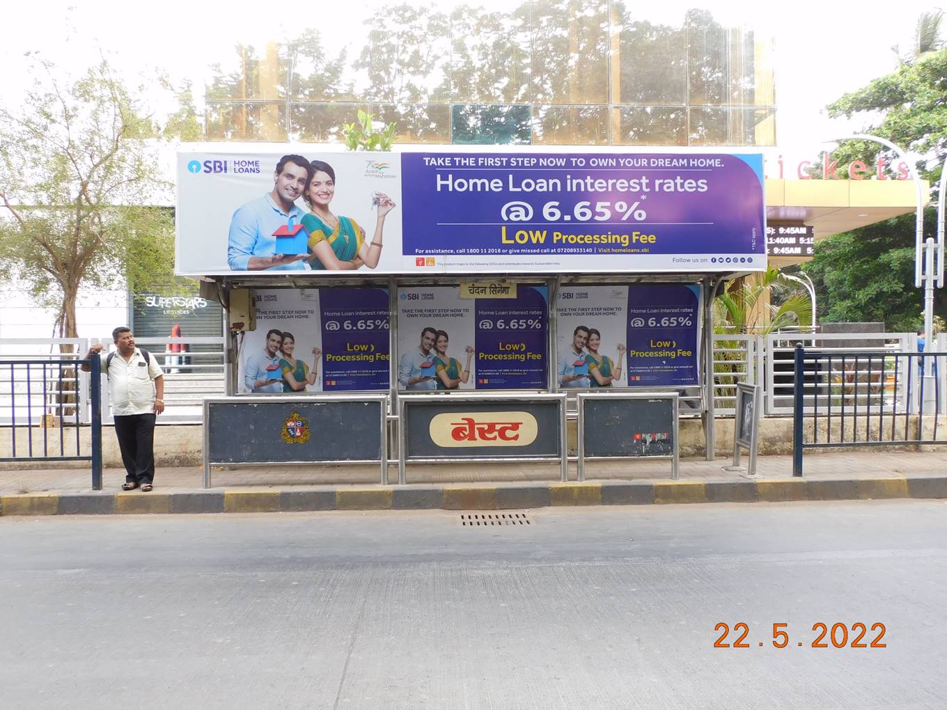 Bus Queue Shelter - Sant Dnyaneshwar Marg - o/s .Chandan Cinema,   Juhu,   Mumbai,   Maharashtra