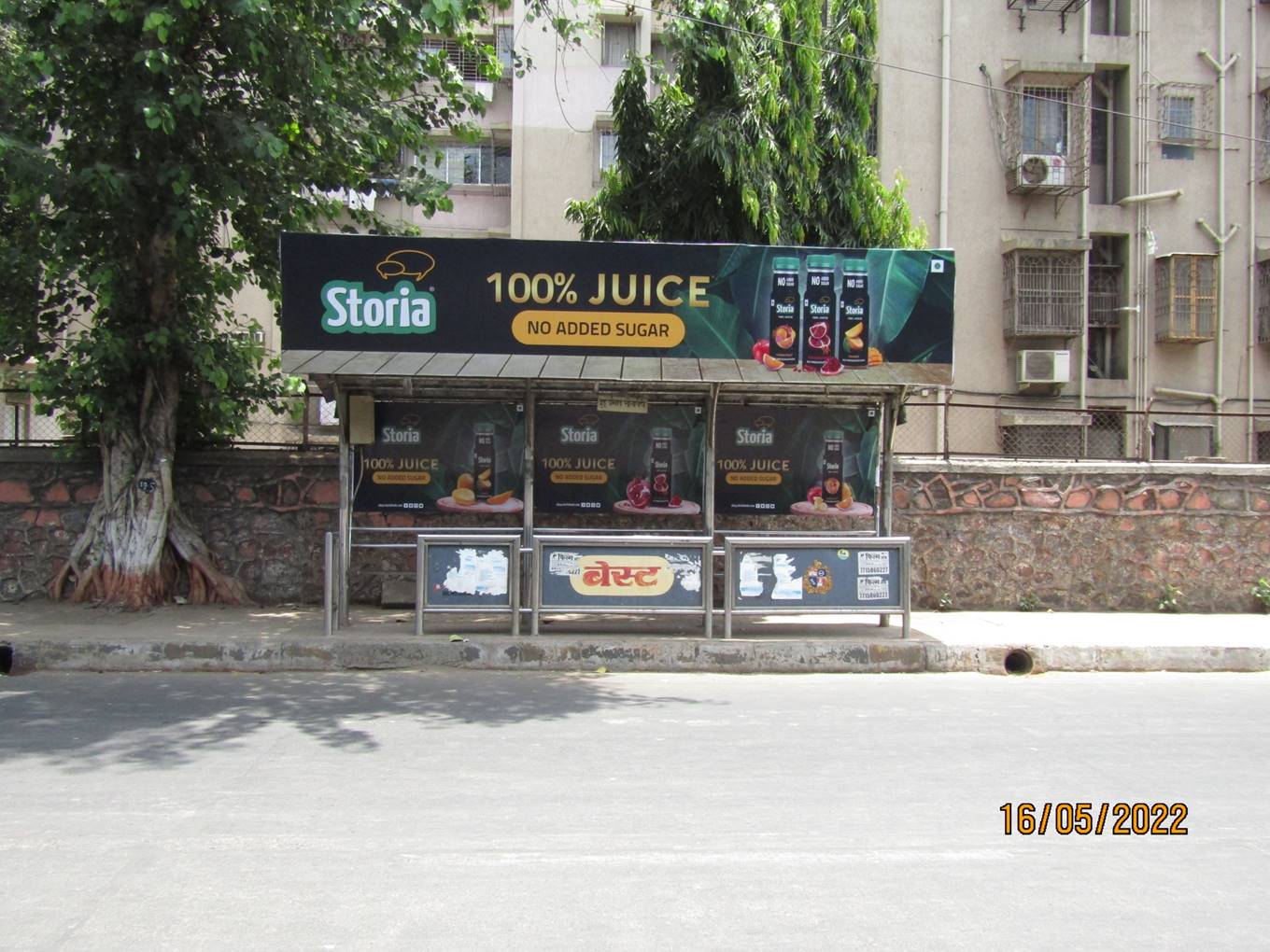 Bus Queue Shelter - Versova Link Road - New D.N. Nagar / Juhu Prabhat,   Andheri W,   Mumbai,   Maharashtra