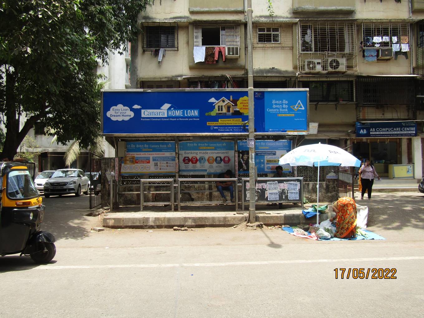Bus Queue Shelter - J.P Road - Navarang Cinema,   Andheri W,   Mumbai,   Maharashtra