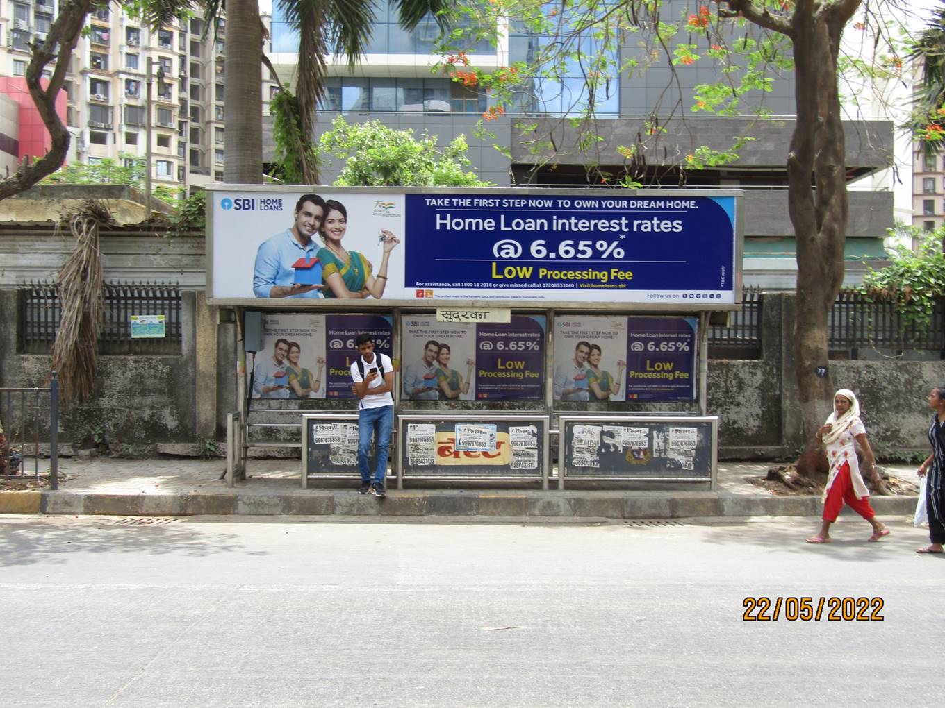 Bus Queue Shelter - Lokhandwala Road - Sundarvan,   Andheri W,   Mumbai,   Maharashtra