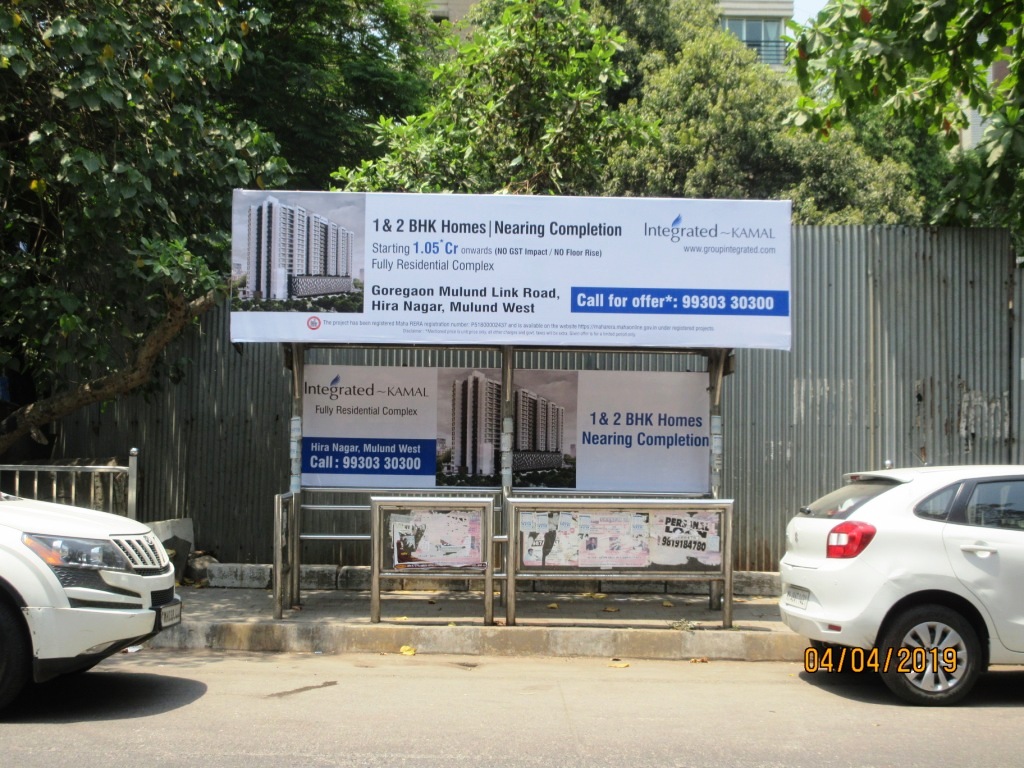 Bus Queue Shelter - Opp Raymond And Titan Showroom - Mulund Wadarwada,   Mulund West,   Mumbai,   Maharashtra