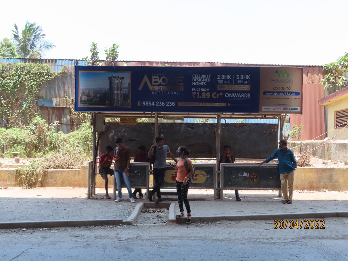 Bus Queue Shelter - Link Road - Mith Chowky,   Malad (W),   Mumbai,   Maharashtra