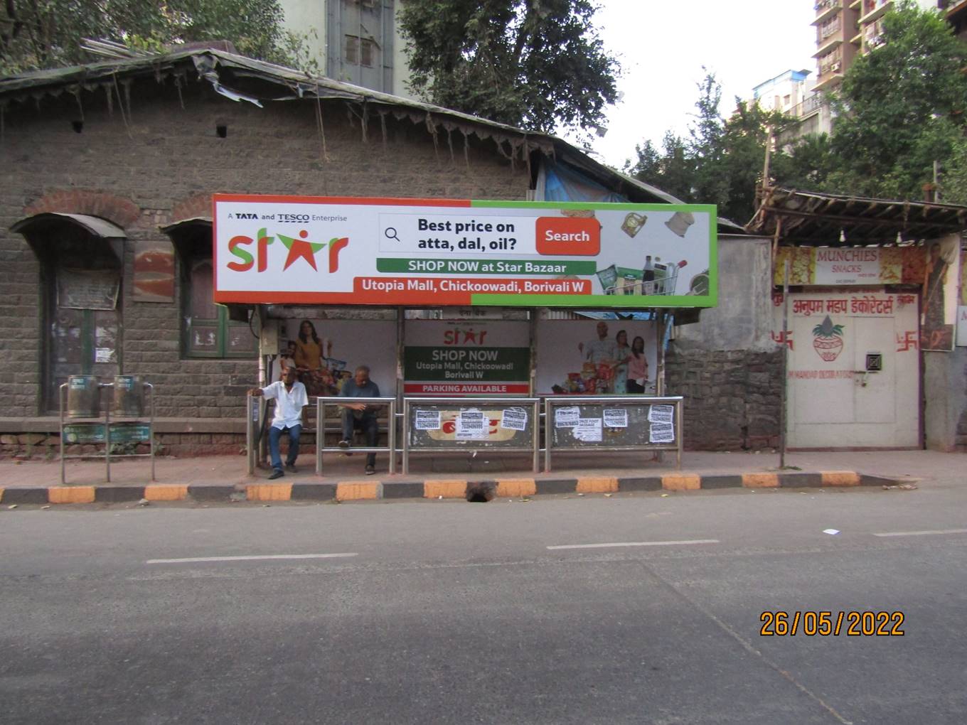 Bus Queue Shelter - MG Road - Dena Bank,   Kandivali (W),   Mumbai,   Maharashtra
