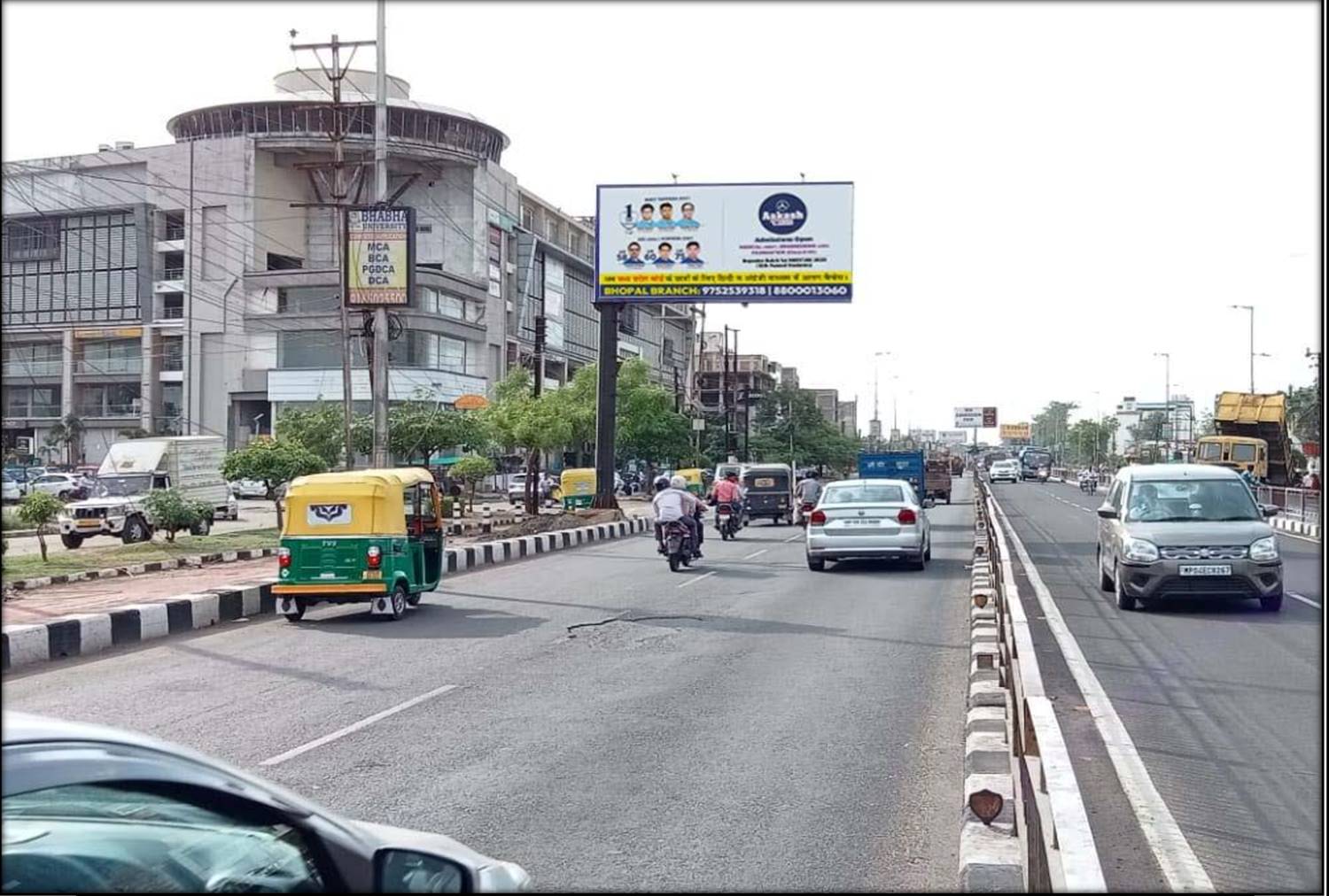 Cantyliver - Hosangabad road Nr. Ashima Mall towards habibganj station, Bhopal, Madhya Pradesh