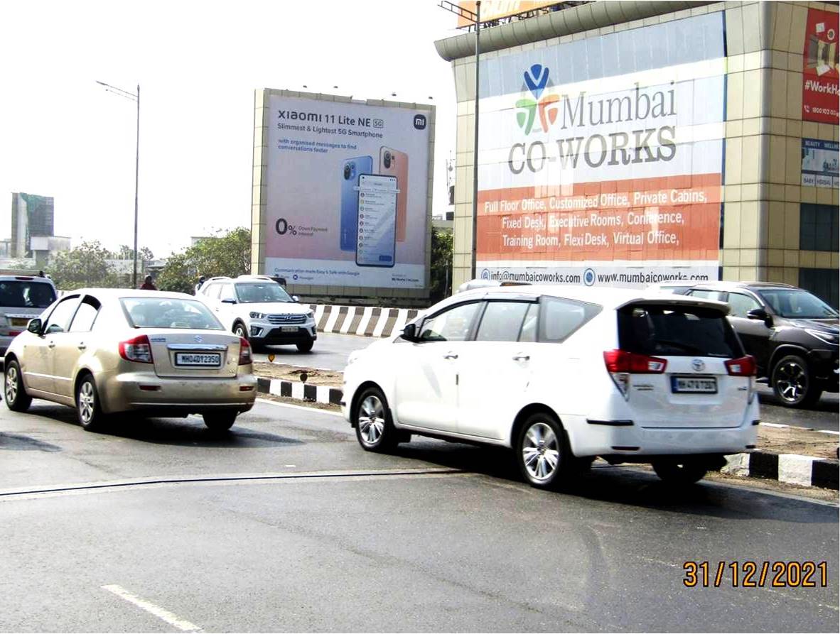 Billboard - WEH Andheri Jog Flyover MT - WEH Andheri Pump House Towards Airport - RHS,   Western Express Highway,   Mumbai,   Maharashtra