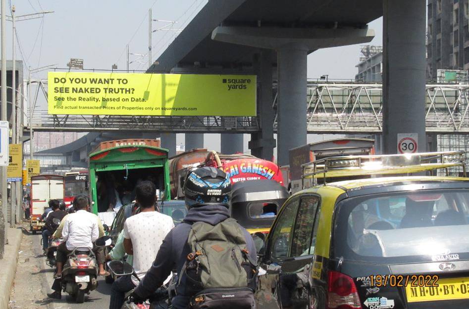 FOB - WEH-Jogeshwari-Ismail Yusuf College - towards jogeshwari,   WESTERN EXPRESS HIGHWAY,   Mumbai,   Maharashtra