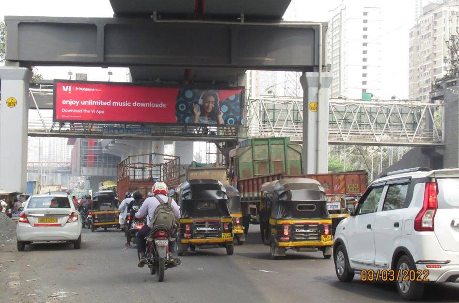 FOB - WEH-Malad Towards Times of India - towards malad,   WESTERN EXPRESS HIGHWAY,   Mumbai,   Maharashtra
