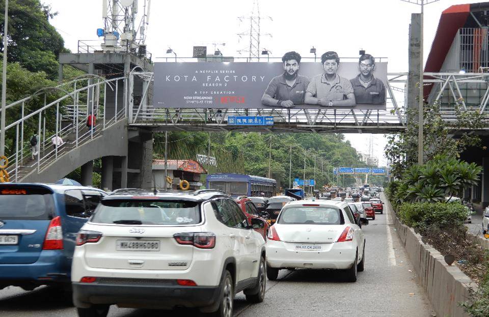 FOB - WEH-Kandivali-Opp Growels 101 Mall - towards kandivali,   WESTERN EXPRESS HIGHWAY,   Mumbai,   Maharashtra